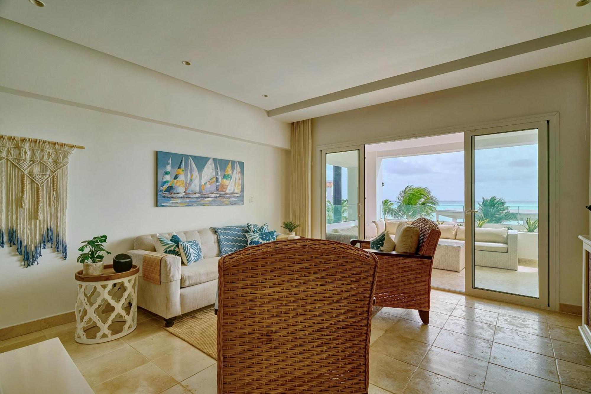 Chic 1 Bedroom Retreat In Cap Cana W- Private Apartment